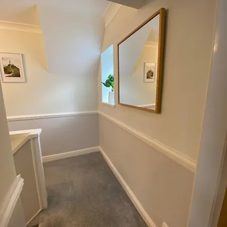 Modern 4-Bed Cottage Llanwrst Town Centre & Parking - Snowdonia! Near Betws-Y-Coed Llanrwst Exterior photo