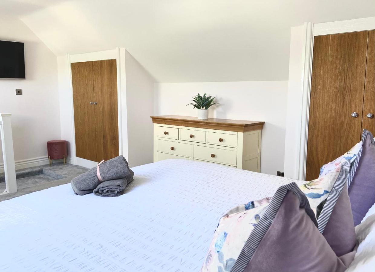 Holiday home Modern 4-bed Llanwrst Town Centre & Parking - Snowdonia! Near Betws-y-coed