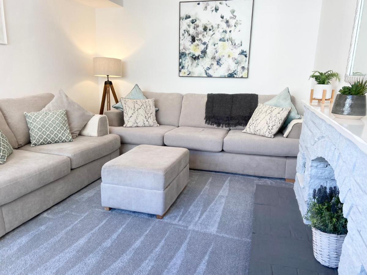 Holiday home Modern 4-bed Llanwrst Town Centre & Parking - Snowdonia! Near Betws-y-coed *