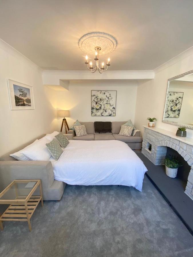 Holiday home Modern 4-bed Llanwrst Town Centre & Parking - Snowdonia! Near Betws-y-coed Llanrwst